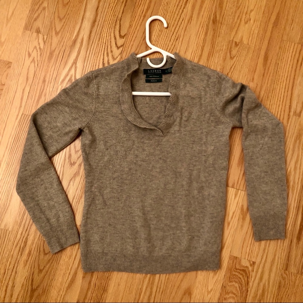 LAUREN Ralph Lauren 100% cashmere v-neck sweater